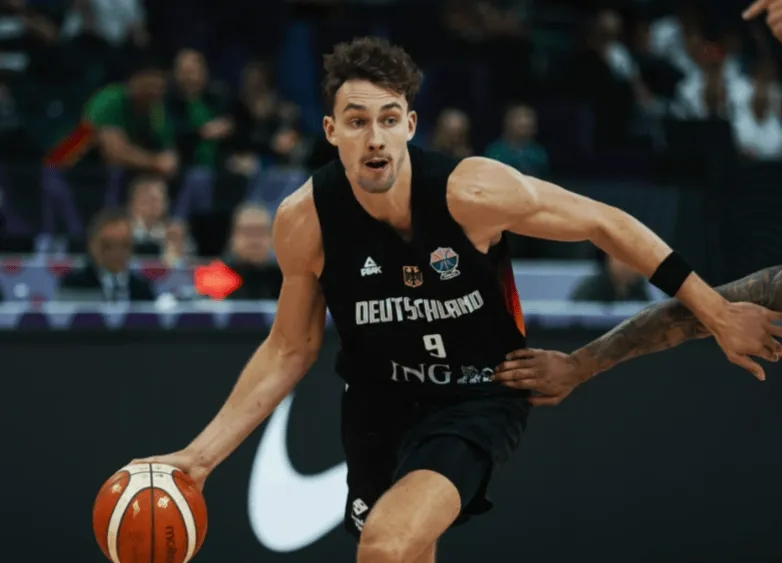 华体会赛事资讯-太残暴！卫冕冠军63分狂胜，欧锦赛最大分差啊，德国NBA军团真猛