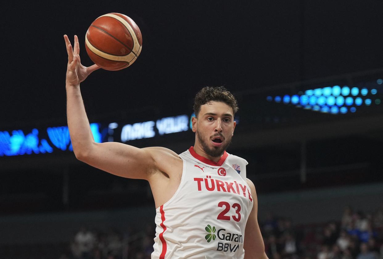 华体会体育体验-著名训练师谈火箭队申京：23岁的身体，57岁的头脑！球商堪称顶级